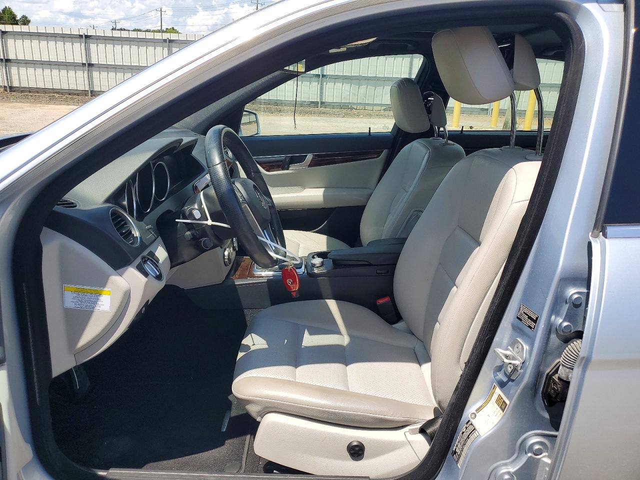 2013 Mercedes-benz C 250 Silver vin: WDDGF4HB7DA829566