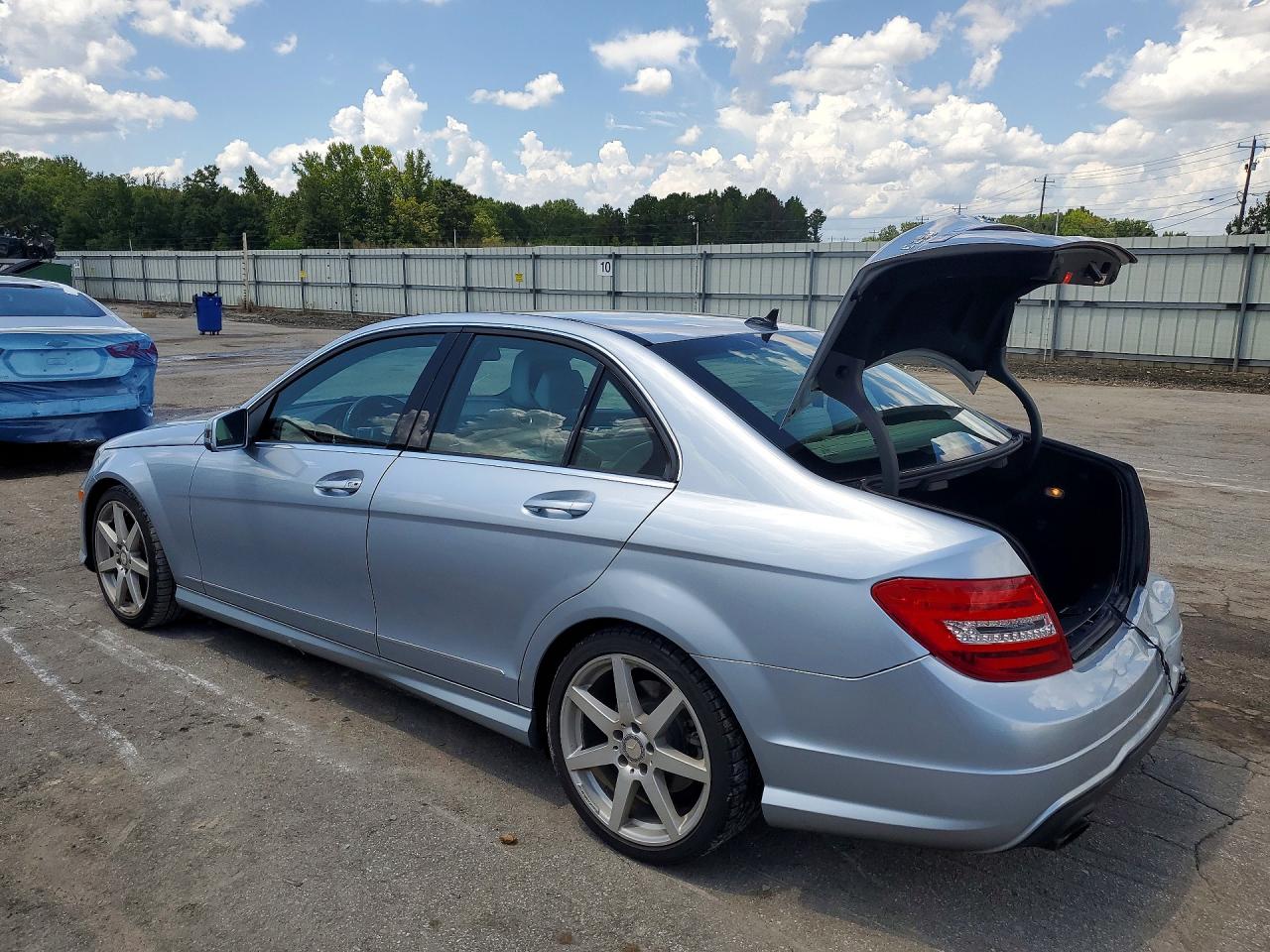 2013 Mercedes-benz C 250 Silver vin: WDDGF4HB7DA829566