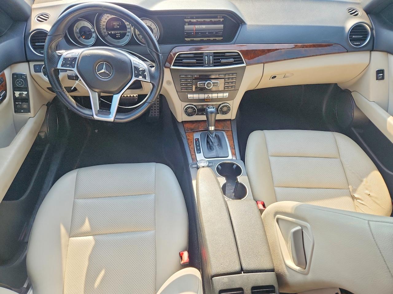 2013 Mercedes-benz C 250 Silver vin: WDDGF4HB7DA857416