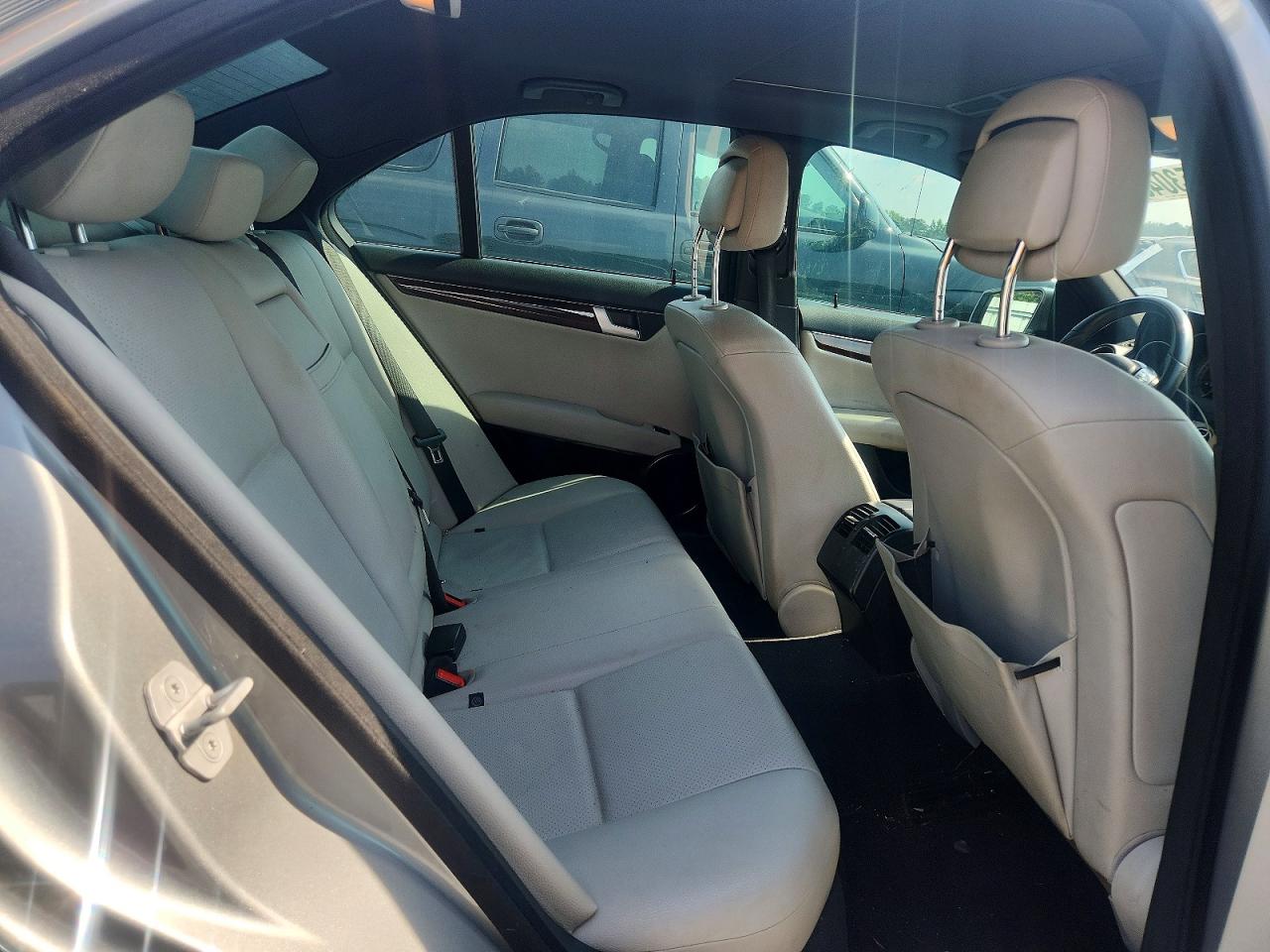 2013 Mercedes-benz C 250 Silver vin: WDDGF4HB7DA857416