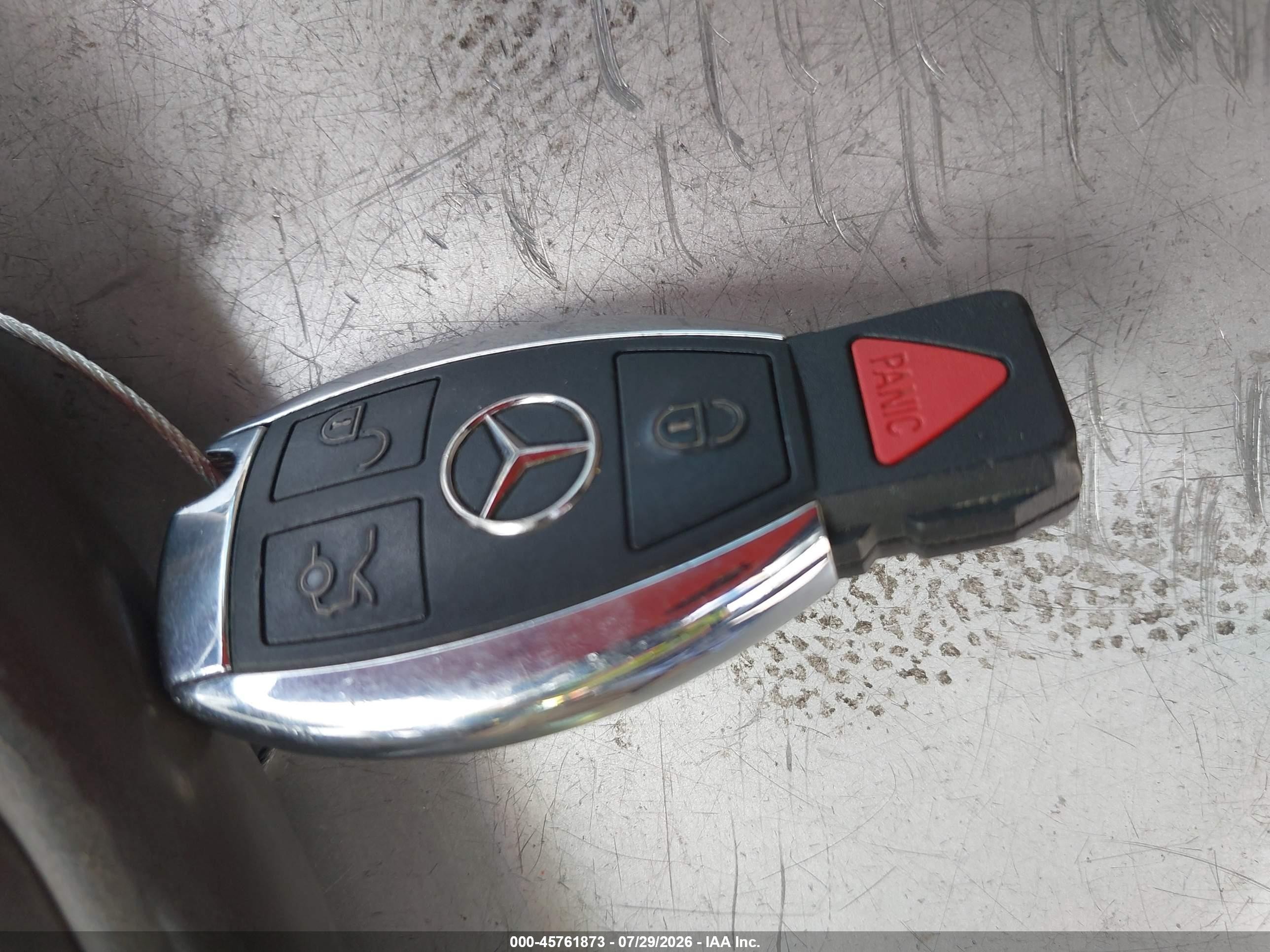 2013 Mercedes-benz C 250 Sport Белый vin: WDDGF4HB7DA868206