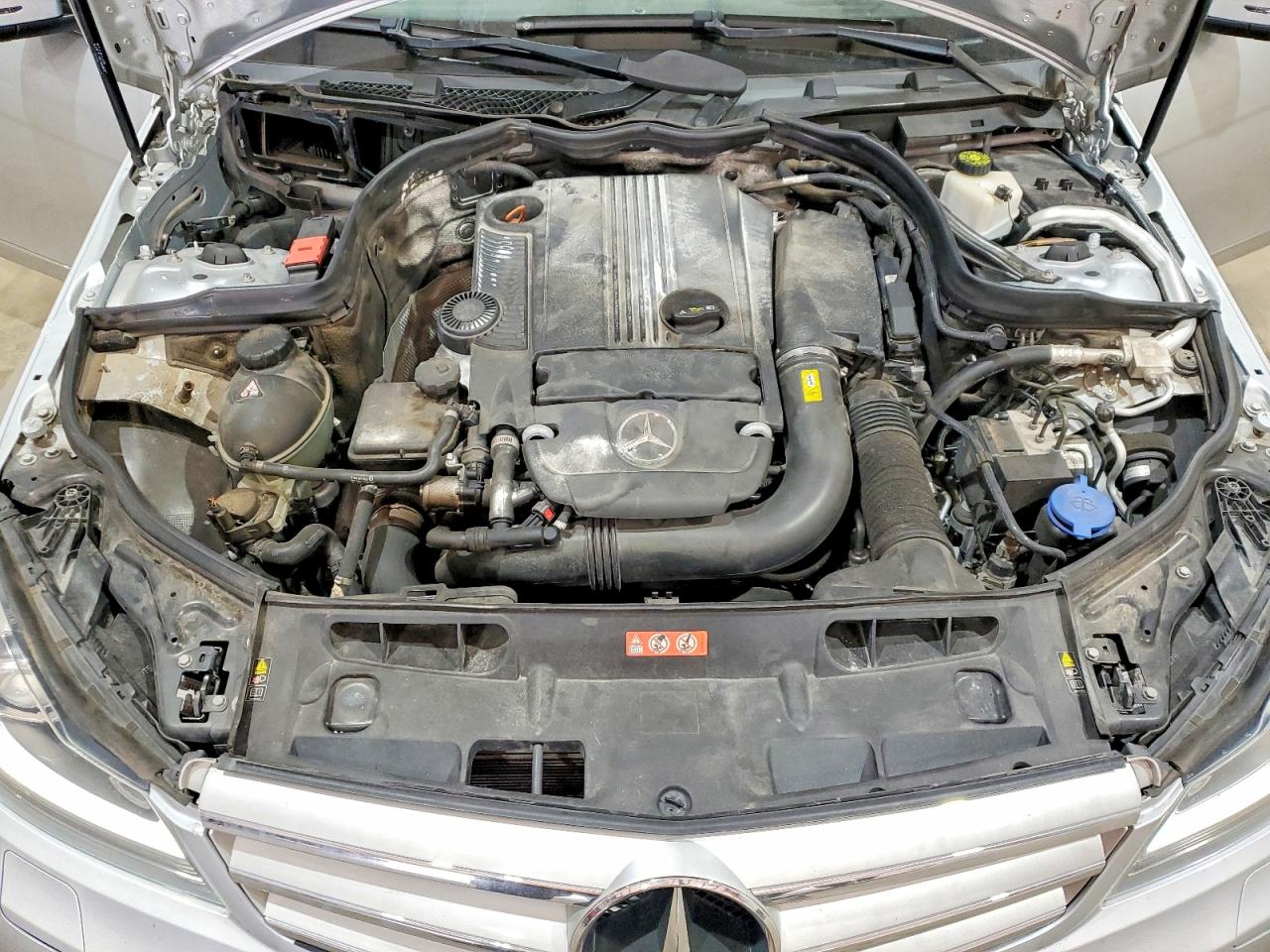 2013 Mercedes-benz C 250 Silver vin: WDDGF4HB7DR248974