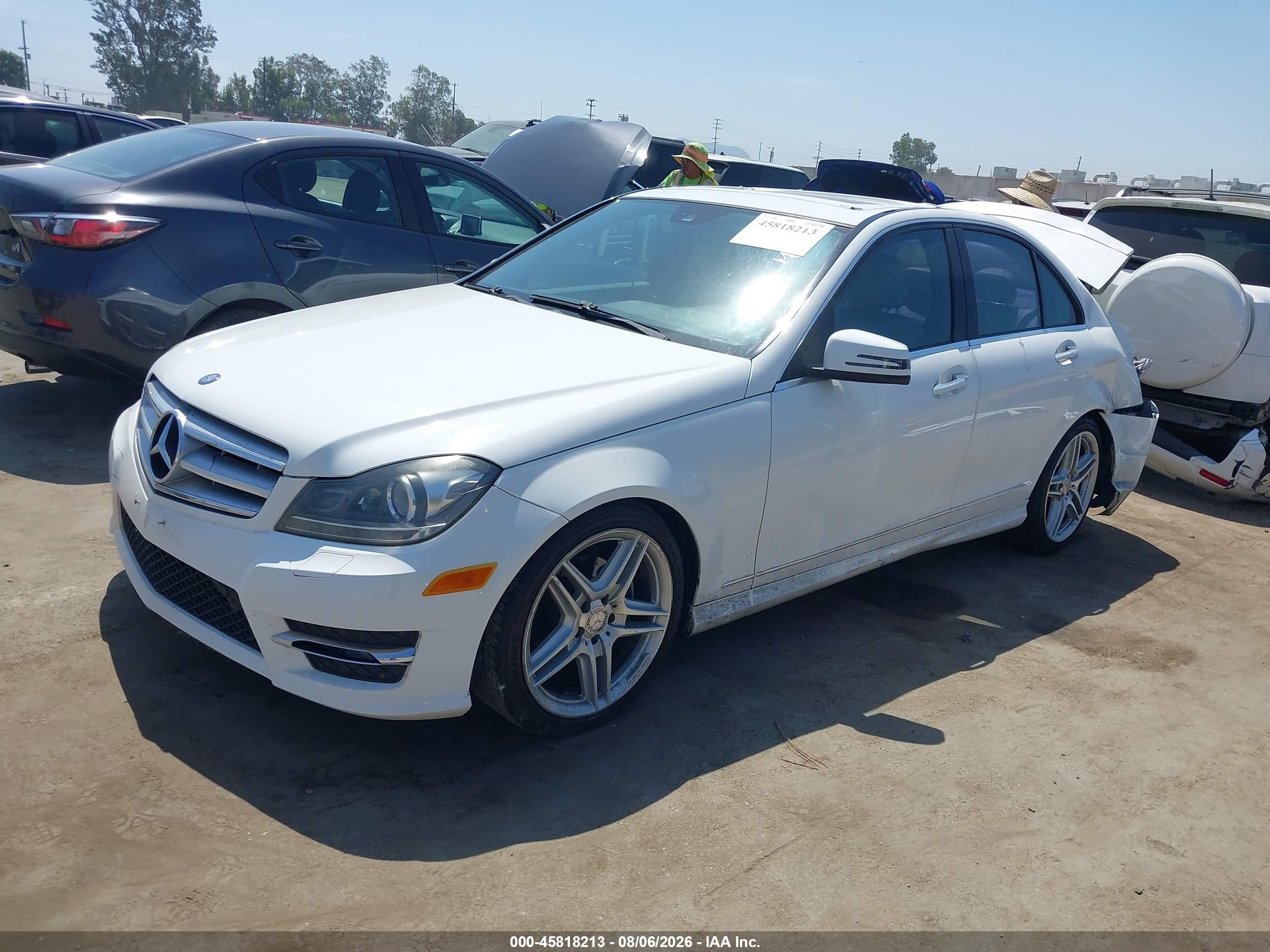 2013 Mercedes-benz C 250 Sport White vin: WDDGF4HB7DR255777