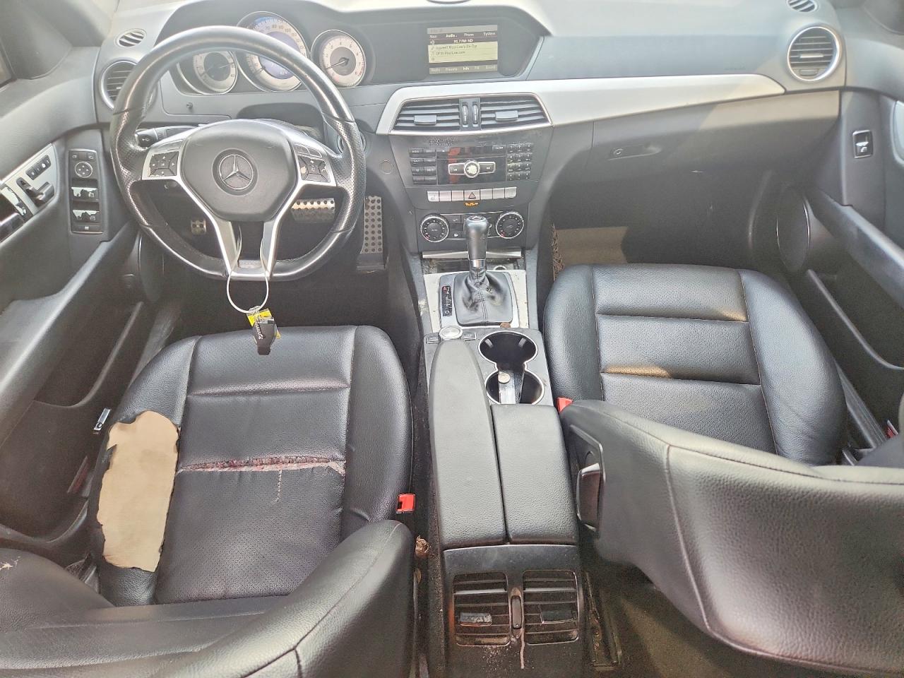 2013 Mercedes-benz C 250 White vin: WDDGF4HB7DR269677