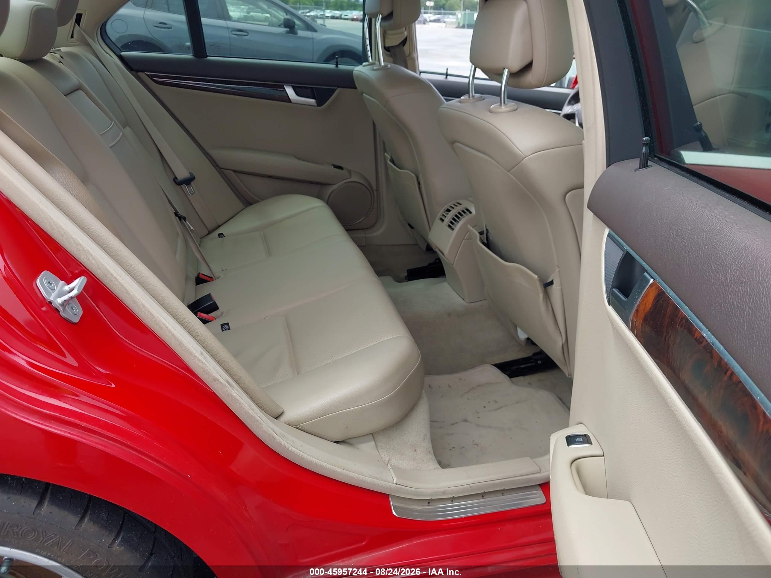 2013 Mercedes-benz C 250 Sport Red vin: WDDGF4HB7DR271249