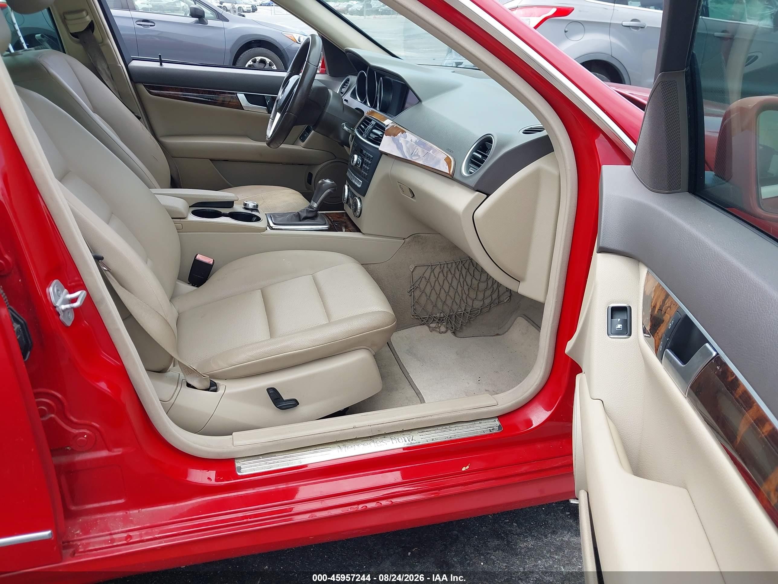 2013 Mercedes-benz C 250 Sport Red vin: WDDGF4HB7DR271249