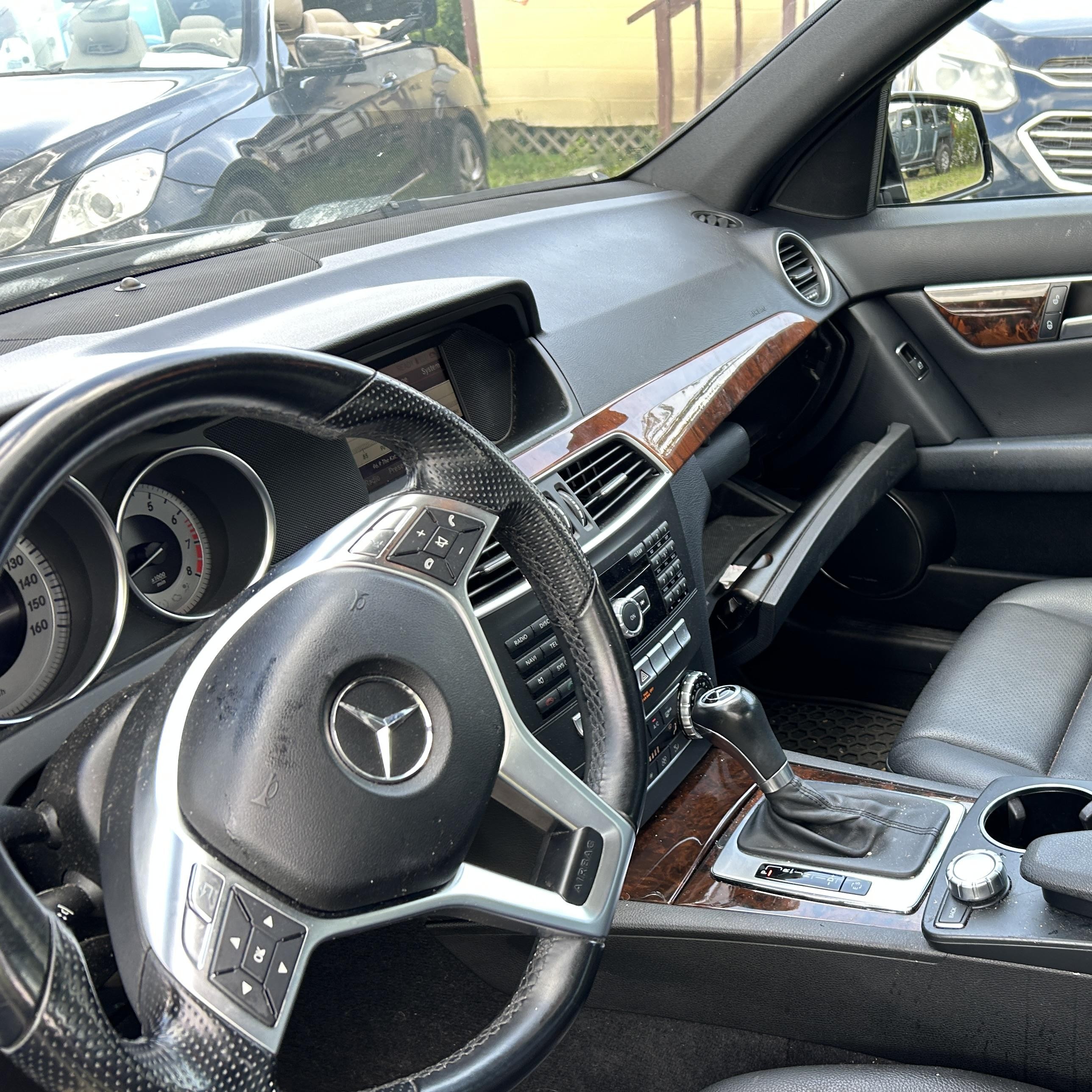 2013 Mercedes-benz C 250 Sport vin: WDDGF4HB7DR273292