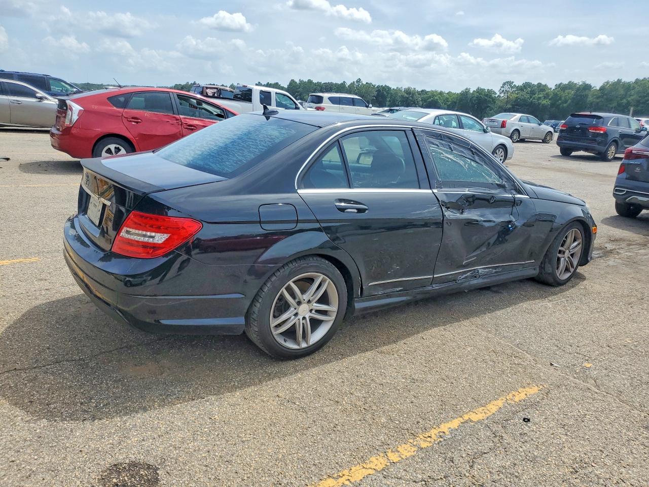 2013 Mercedes-benz C 250 Black vin: WDDGF4HB7DR276077