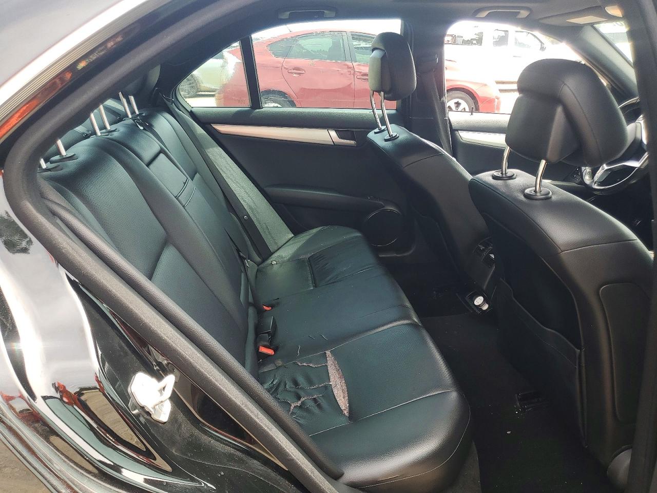 2013 Mercedes-benz C 250 Black vin: WDDGF4HB7DR276077