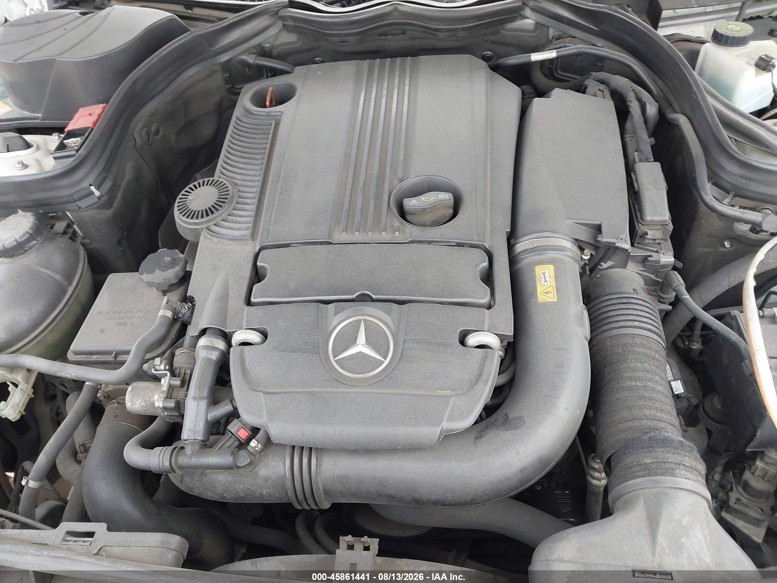 2014 Mercedes-benz C 250 Sport White vin: WDDGF4HB7EA914229
