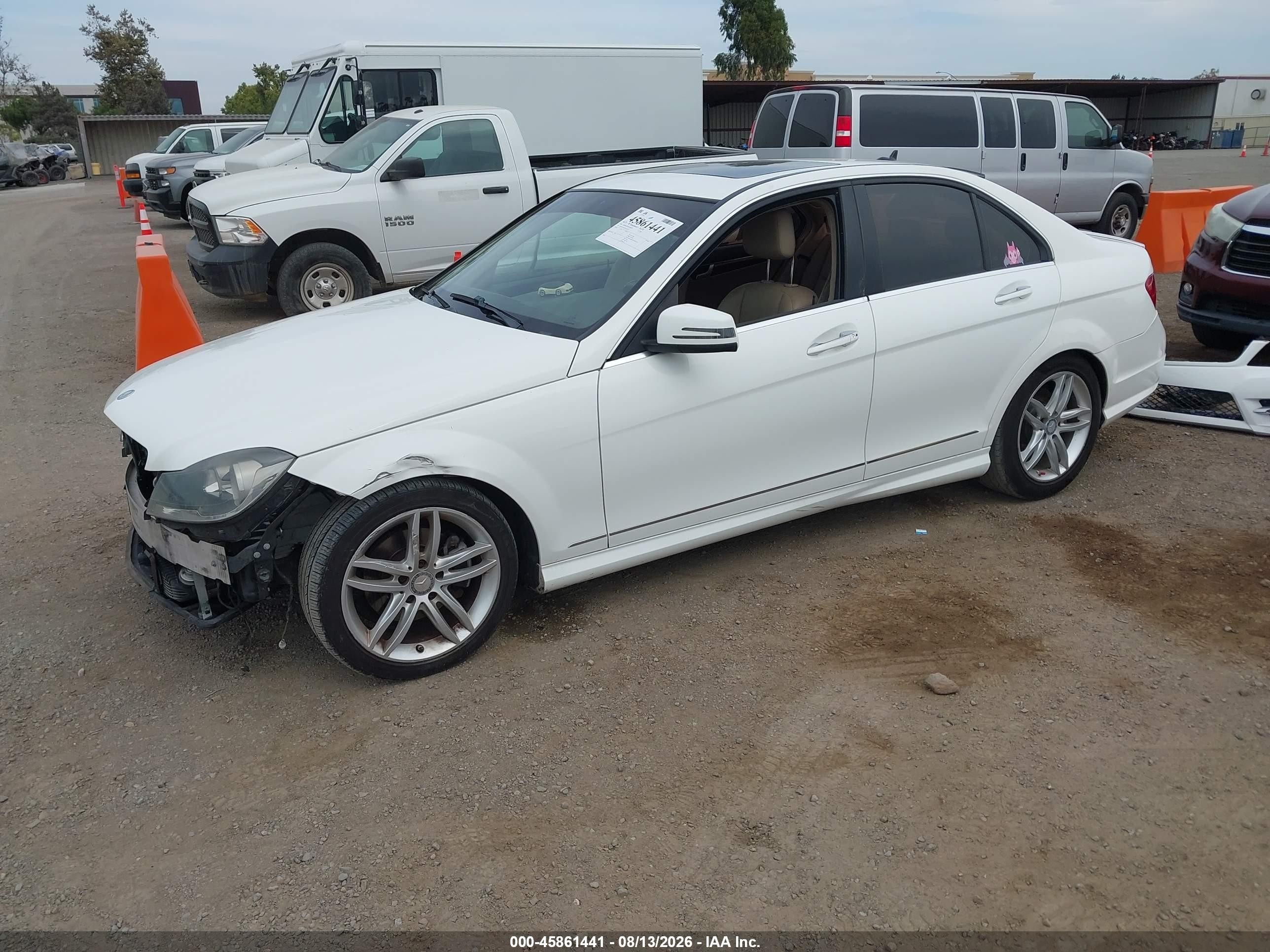 2014 Mercedes-benz C 250 Sport White vin: WDDGF4HB7EA914229