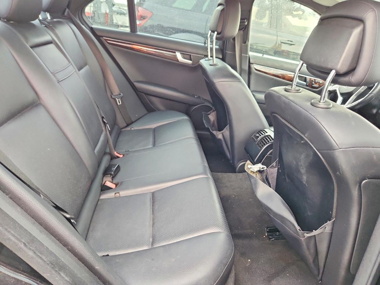 2014 Mercedes-benz C 250 Черный vin: WDDGF4HB7EA927983