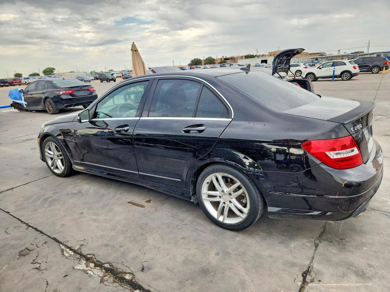 2014 Mercedes-benz C 250 Черный vin: WDDGF4HB7EA927983