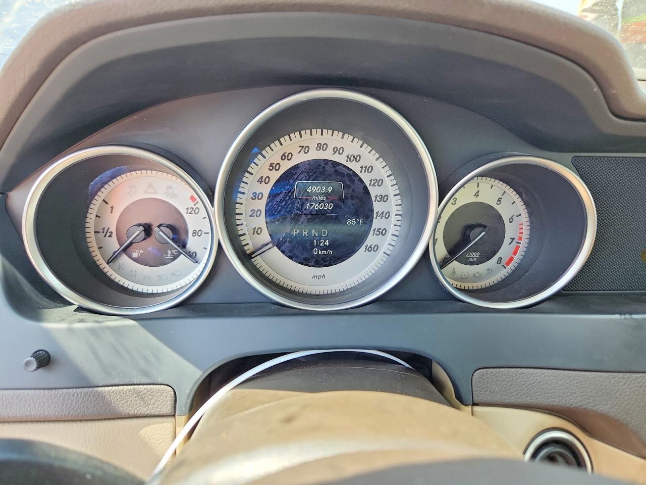 2014 Mercedes-benz C 250 Синий vin: WDDGF4HB7EA959333