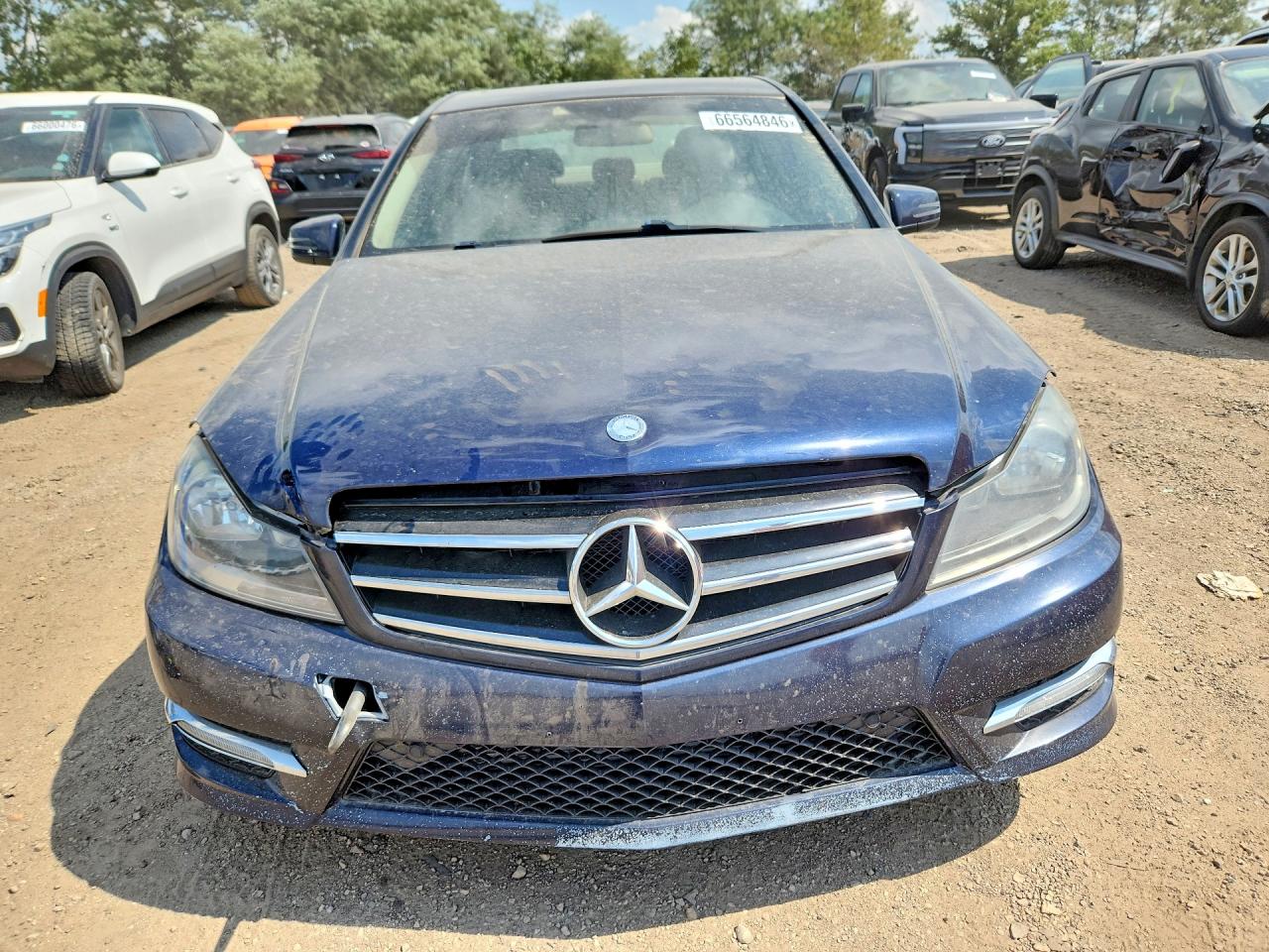 2014 Mercedes-benz C 250 Синий vin: WDDGF4HB7EA959333