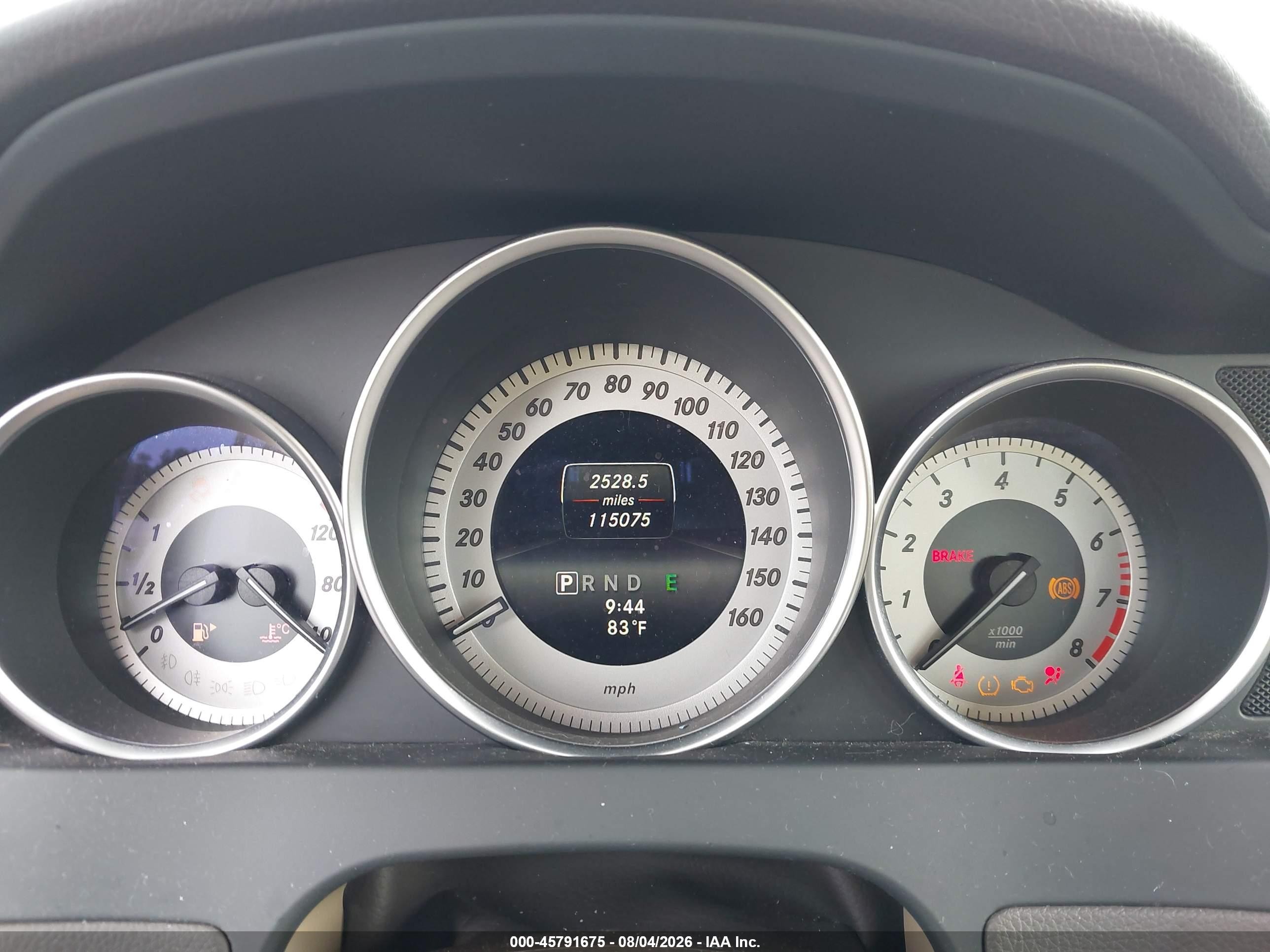 2014 Mercedes-benz C 250 Sport Белый vin: WDDGF4HB7EA961292