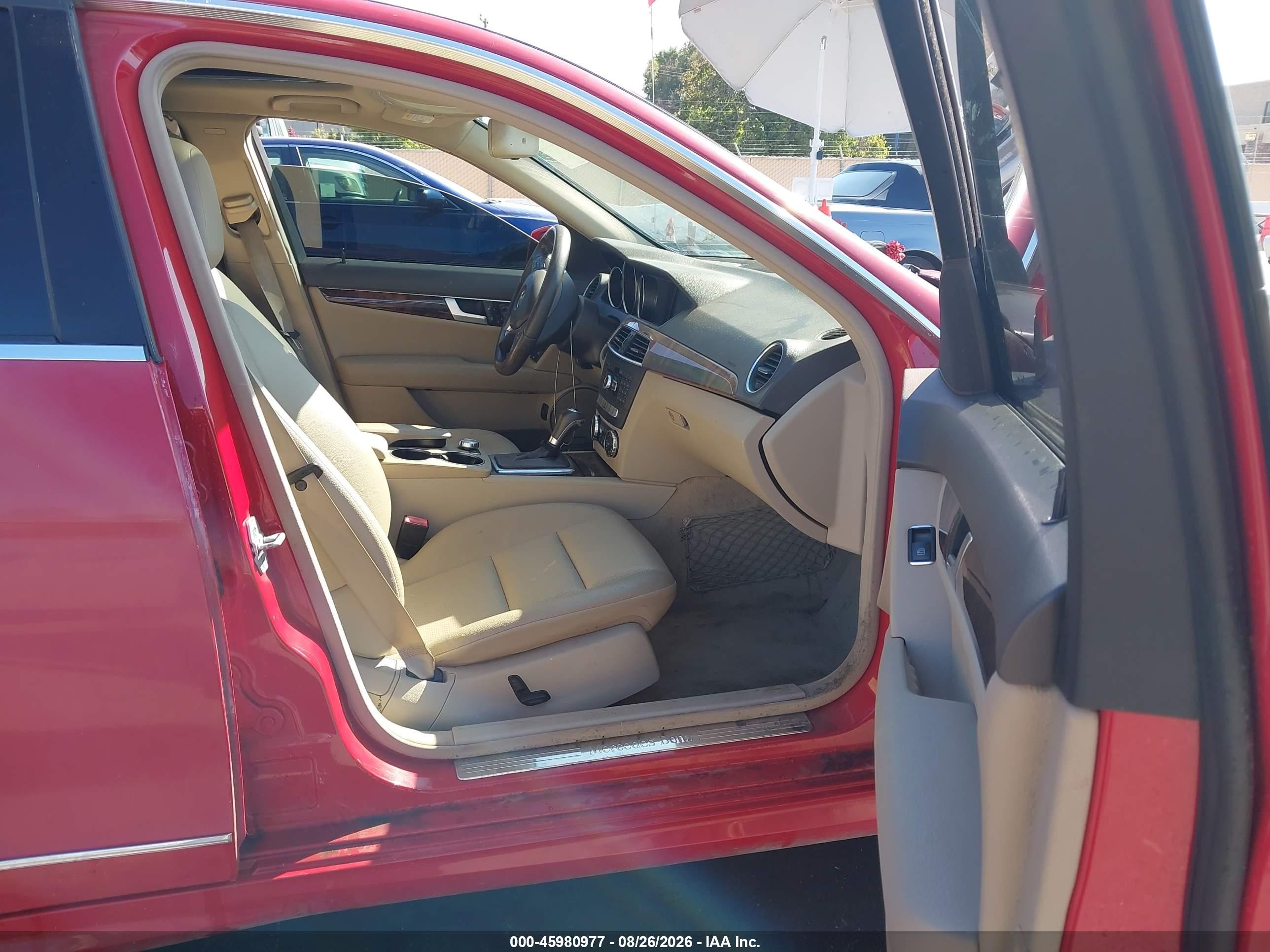 2014 Mercedes-benz C 250 Sport Red vin: WDDGF4HB7EG186084