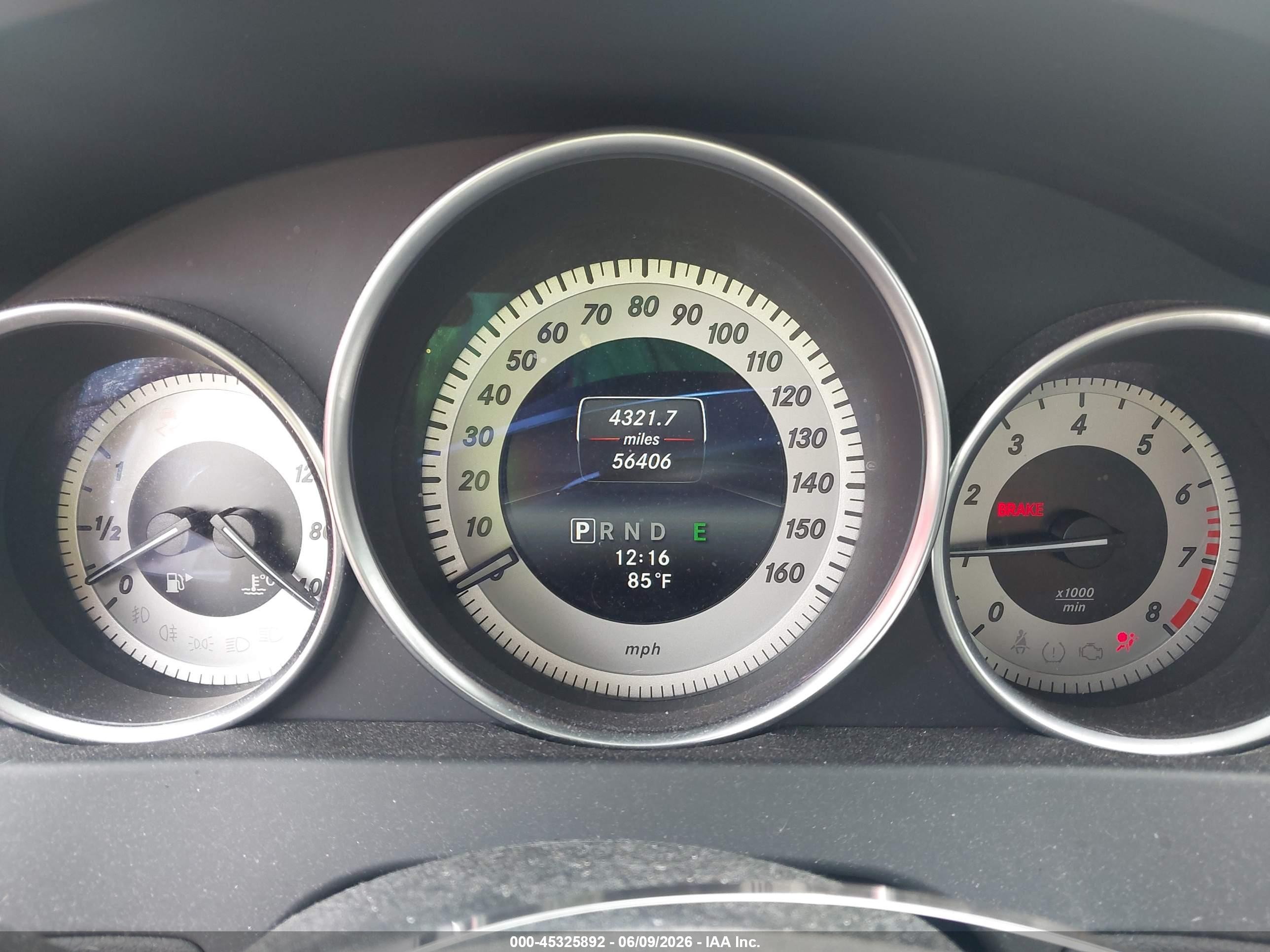 2014 Mercedes-benz C 250 Sport White vin: WDDGF4HB7EG226812