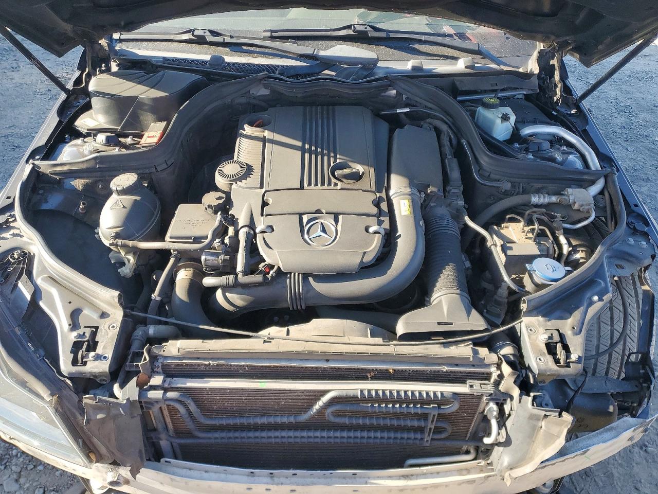 2014 Mercedes-benz C 250 Черный vin: WDDGF4HB7EG237776