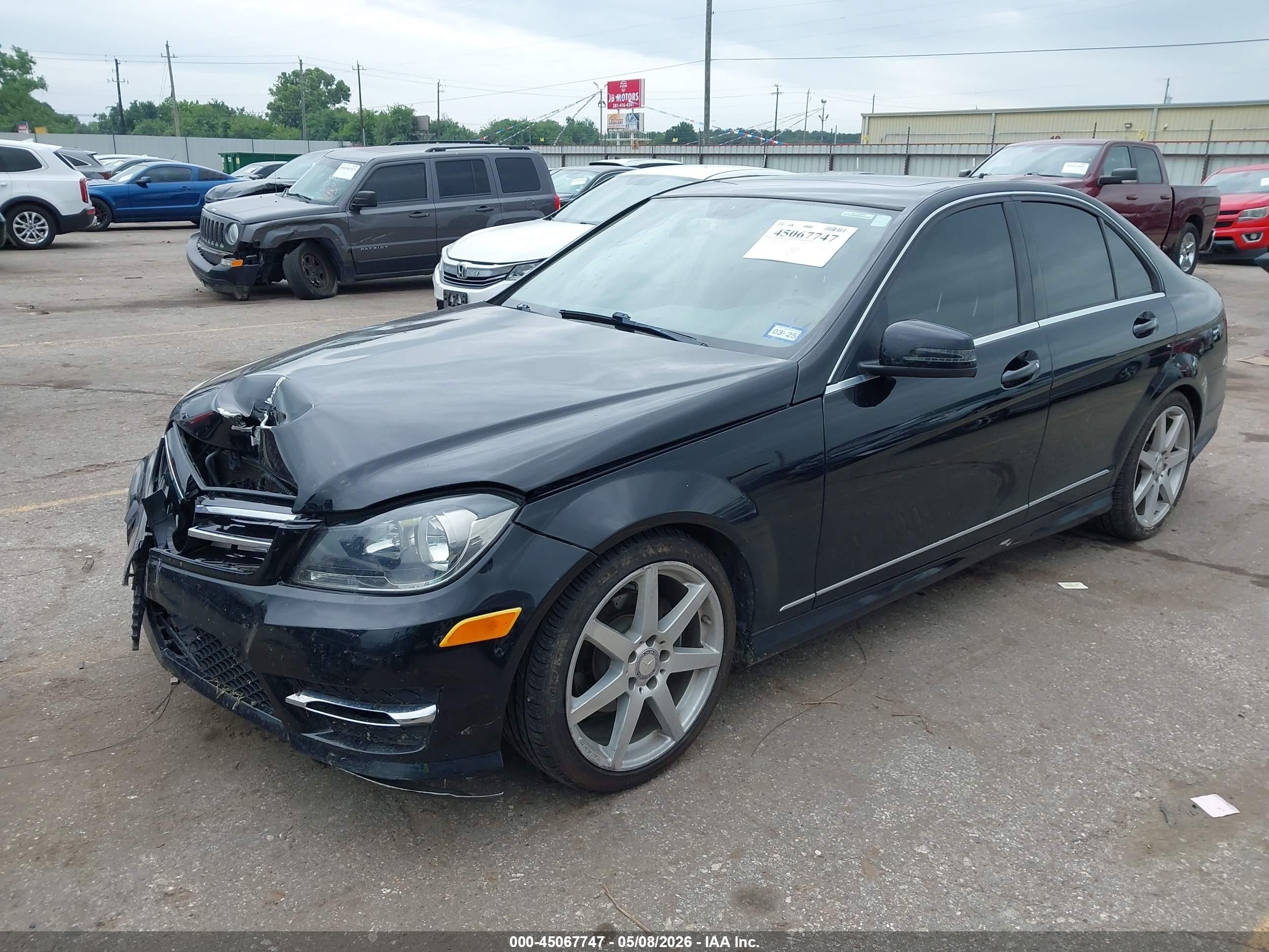 2014 Mercedes-benz C 250 Sport Черный vin: WDDGF4HB7EG240807