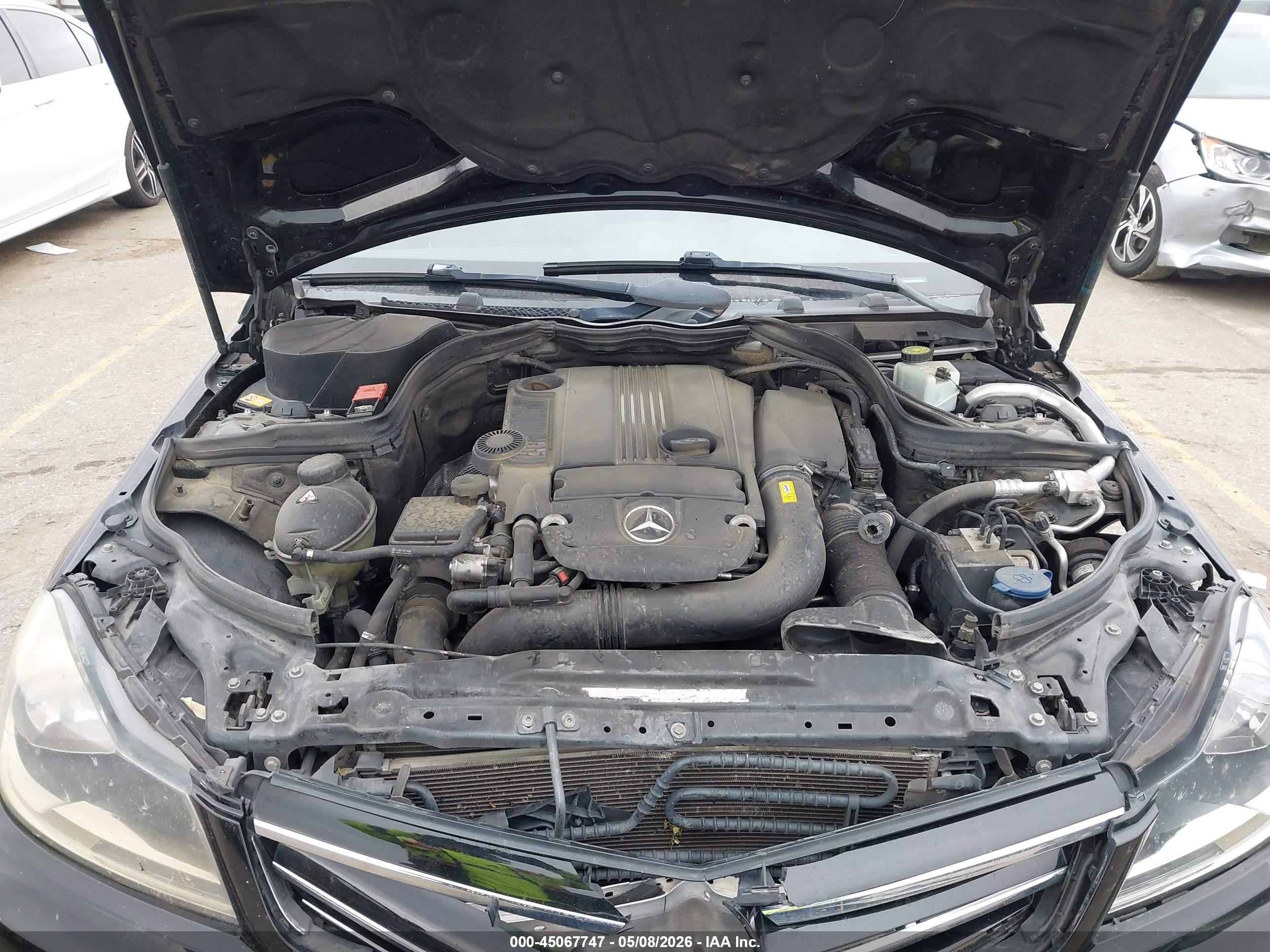 2014 Mercedes-benz C 250 Sport Черный vin: WDDGF4HB7EG240807