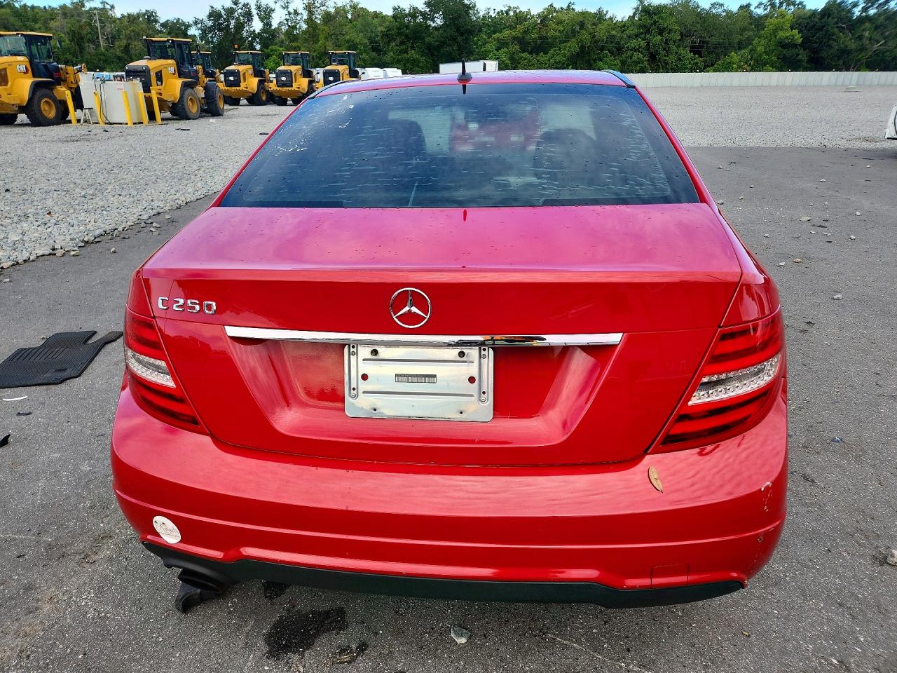 2014 Mercedes-benz C 250 Red vin: WDDGF4HB7ER303456