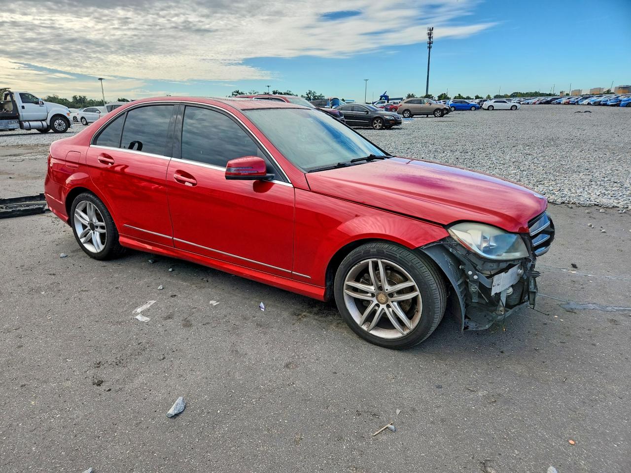 2014 Mercedes-benz C 250 Red vin: WDDGF4HB7ER303456