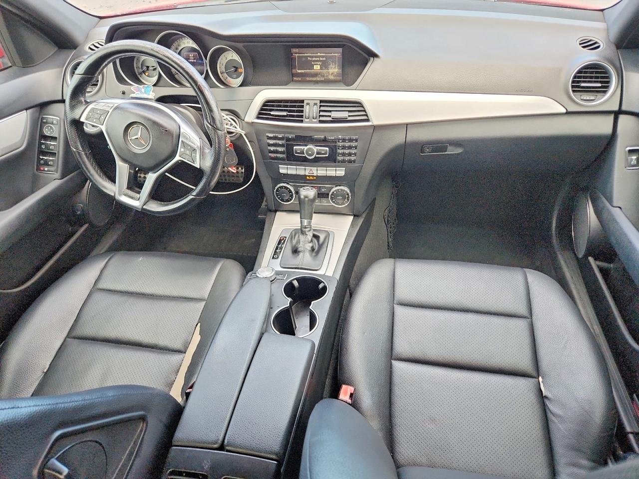 2014 Mercedes-benz C 250 Red vin: WDDGF4HB7ER303456