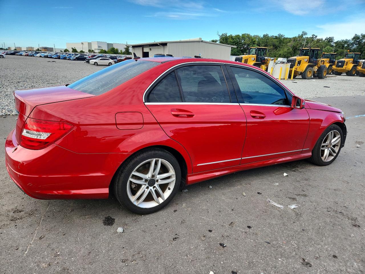 2014 Mercedes-benz C 250 Red vin: WDDGF4HB7ER303456