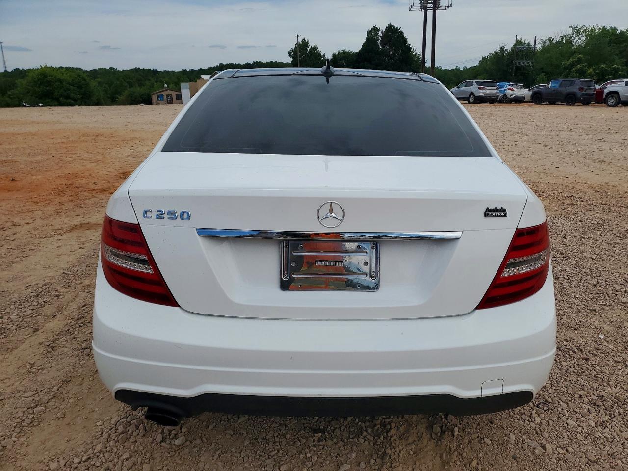 2014 Mercedes-benz C 250 White vin: WDDGF4HB7ER304056