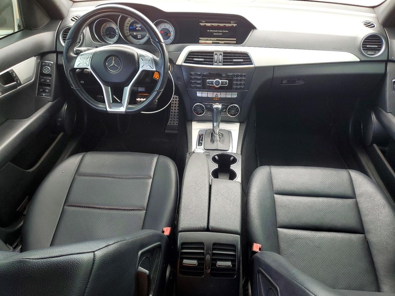2014 Mercedes-benz C 250 White vin: WDDGF4HB7ER304056