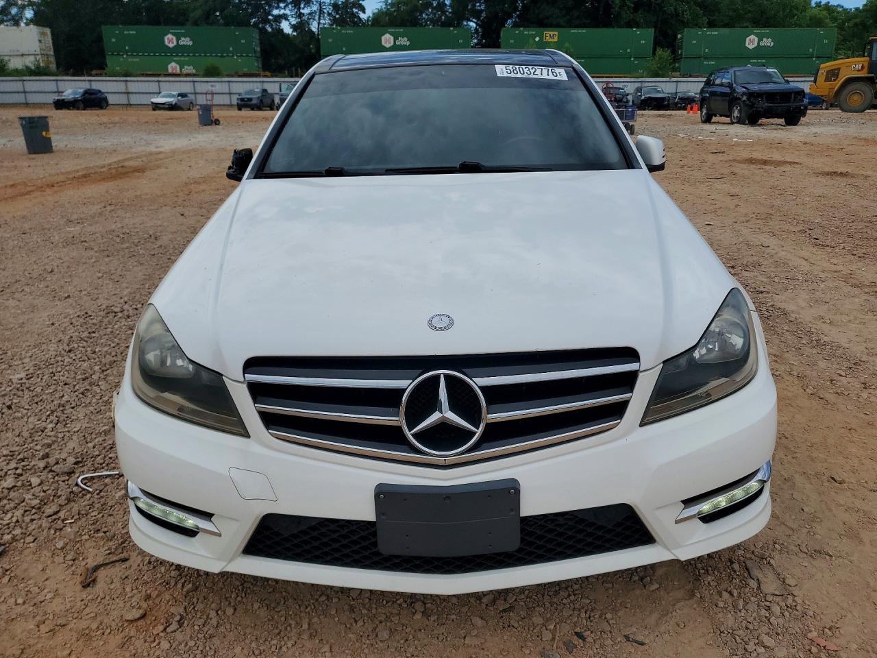 2014 Mercedes-benz C 250 White vin: WDDGF4HB7ER304056