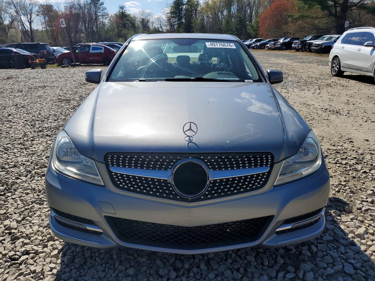 2014 Mercedes-benz C 250 Серебряный vin: WDDGF4HB7ER305899