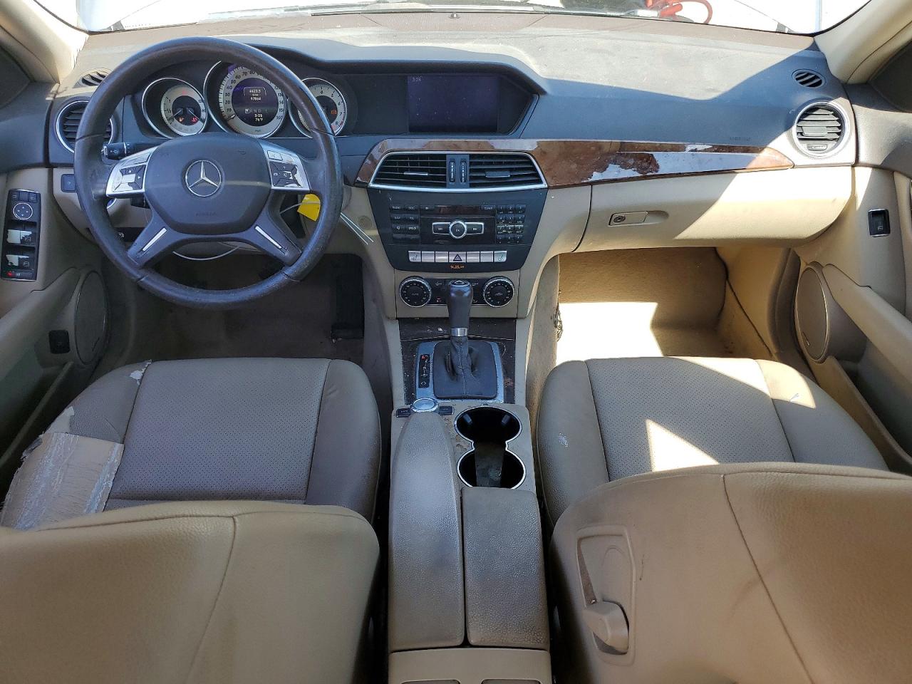 2014 Mercedes-benz C 250 Серебряный vin: WDDGF4HB7ER305899