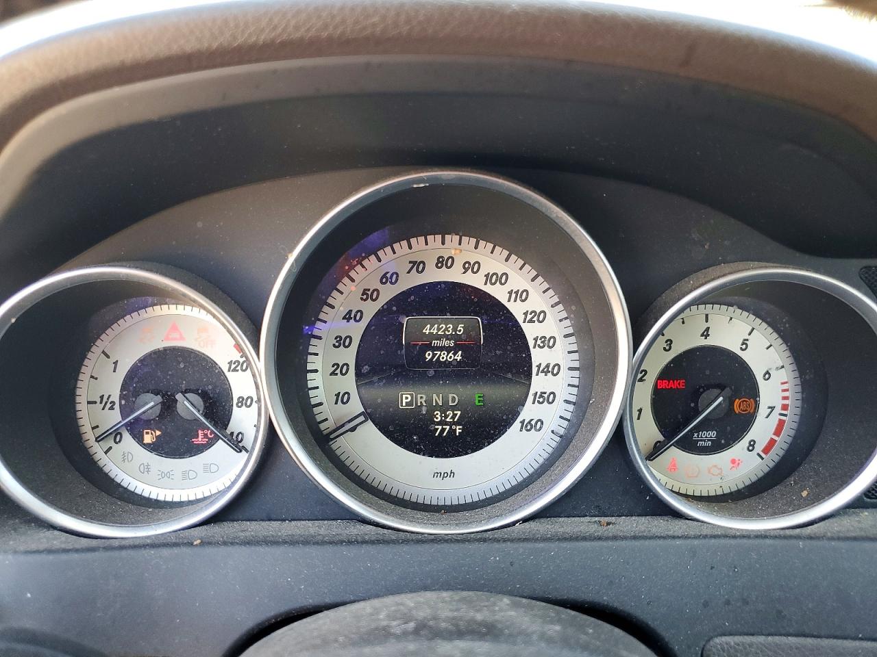 2014 Mercedes-benz C 250 Серебряный vin: WDDGF4HB7ER305899