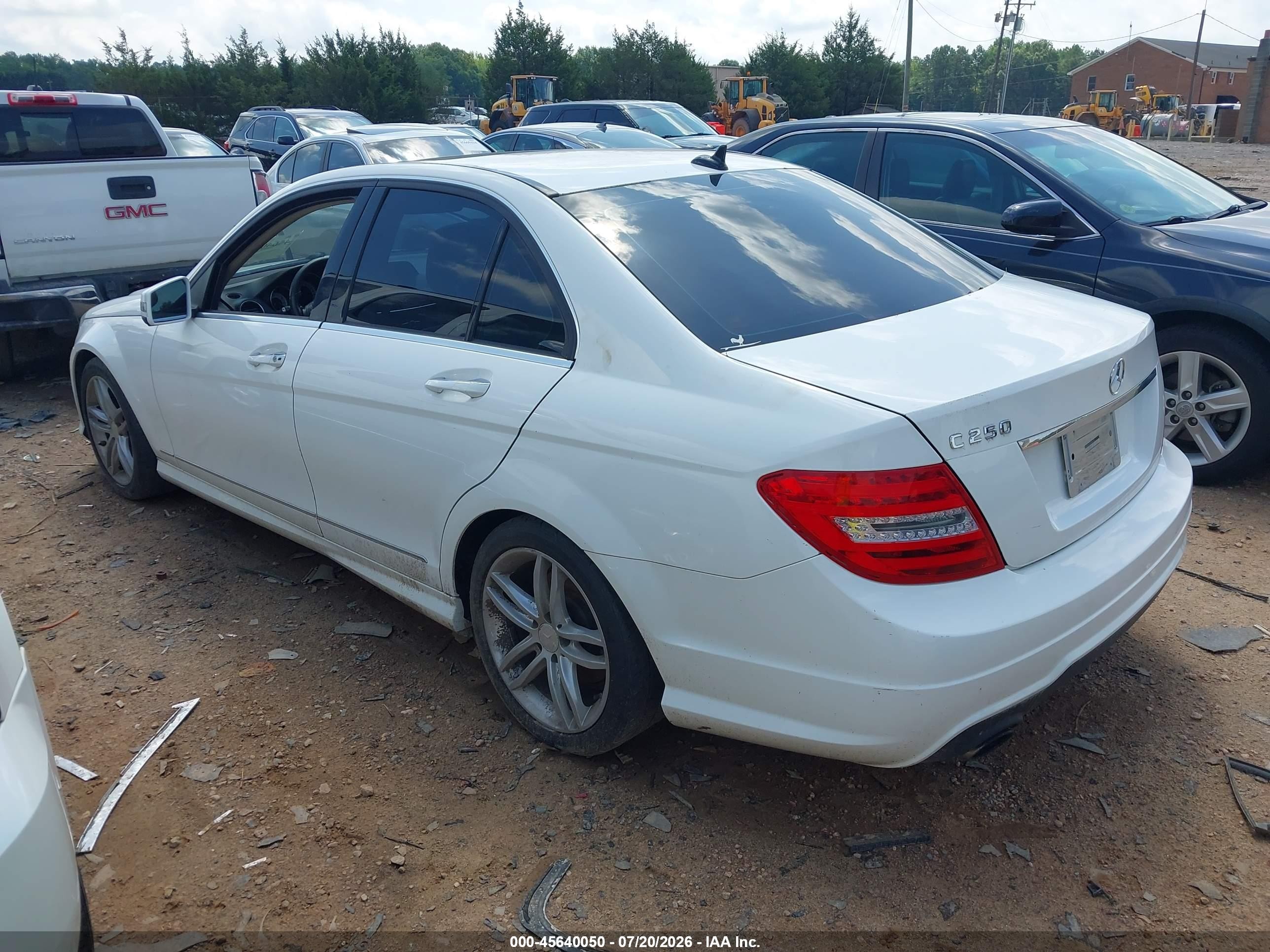 2014 Mercedes-benz C 250 Sport Белый vin: WDDGF4HB7ER306518