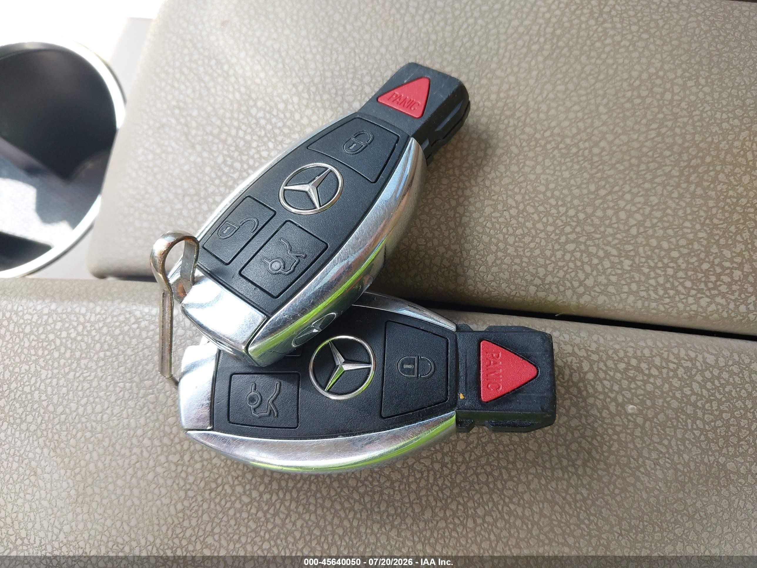 2014 Mercedes-benz C 250 Sport Белый vin: WDDGF4HB7ER306518
