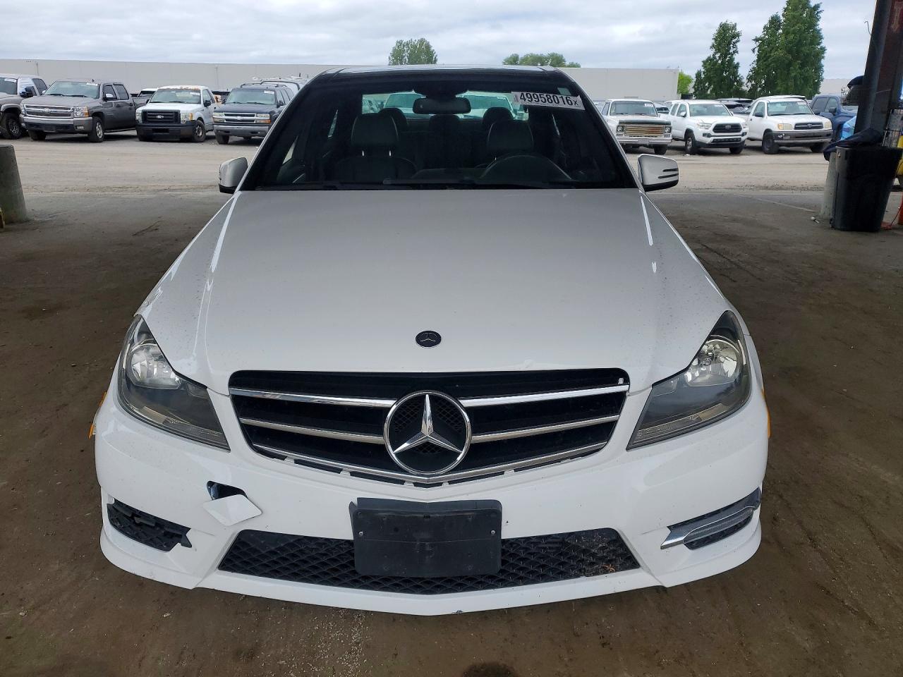 2014 Mercedes-benz C 250 White vin: WDDGF4HB7ER317339