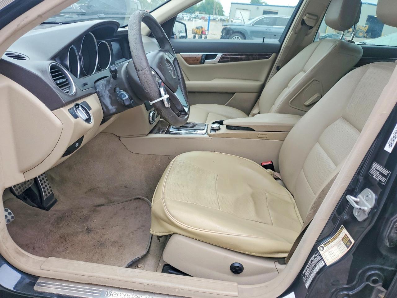 2012 Mercedes-benz C 250 Black vin: WDDGF4HB8CA636454