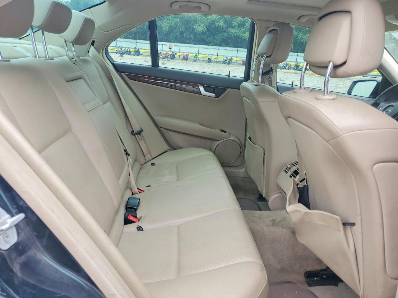 2012 Mercedes-benz C 250 Black vin: WDDGF4HB8CA636454