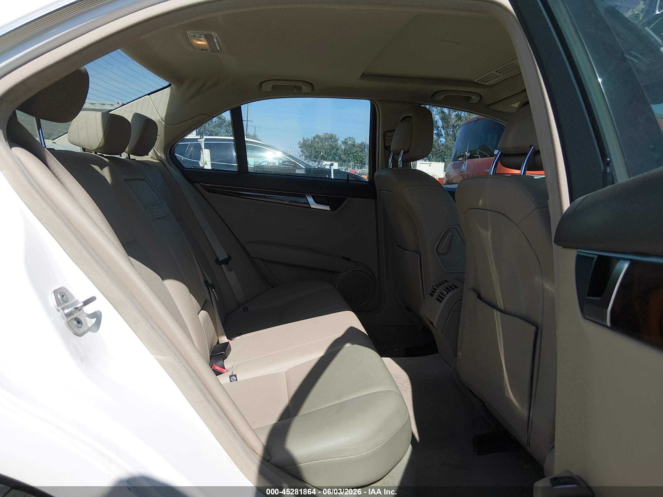 2012 Mercedes-benz C 250 Luxury/sport White vin: WDDGF4HB8CR236265