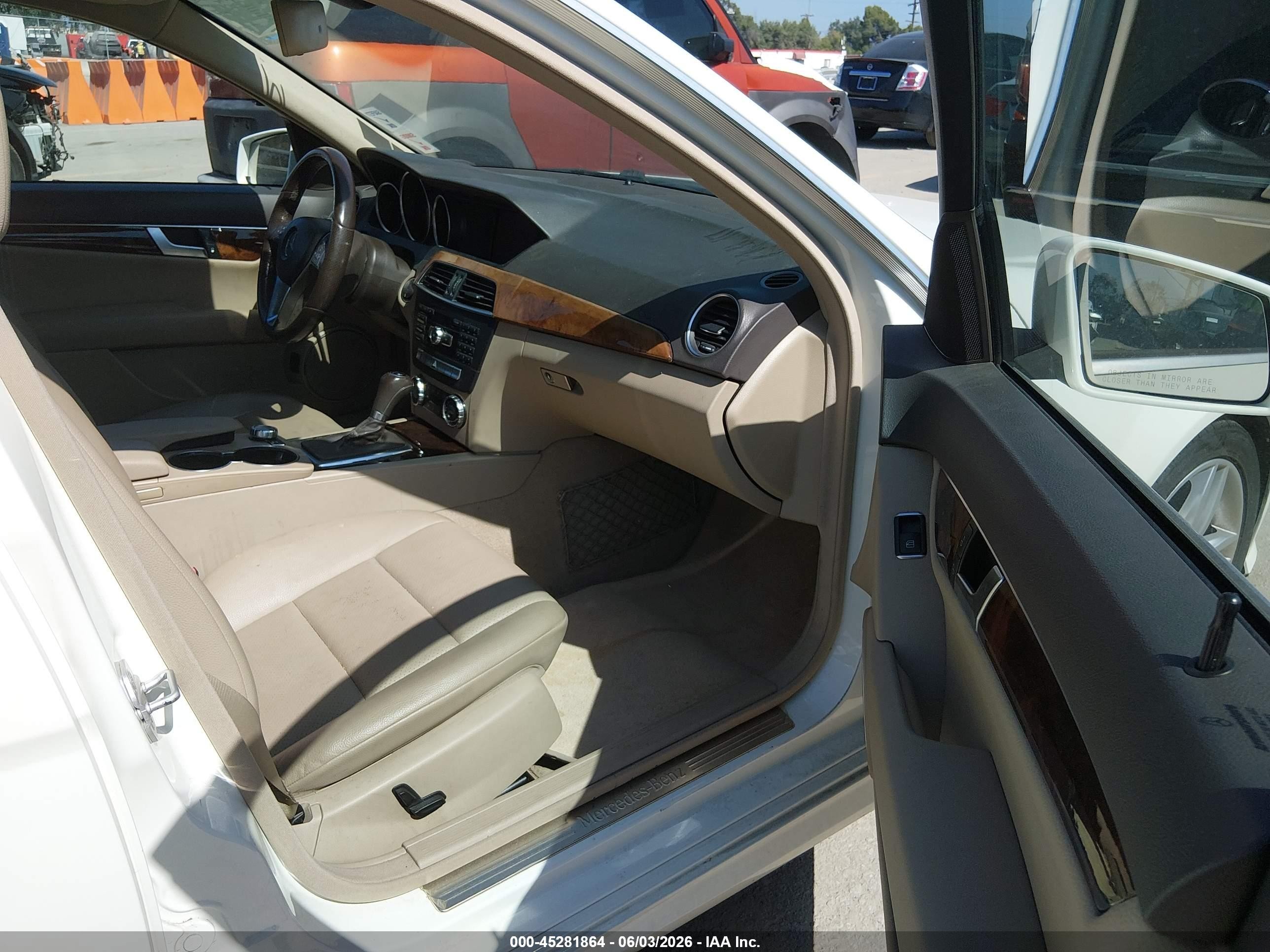 2012 Mercedes-benz C 250 Luxury/sport White vin: WDDGF4HB8CR236265