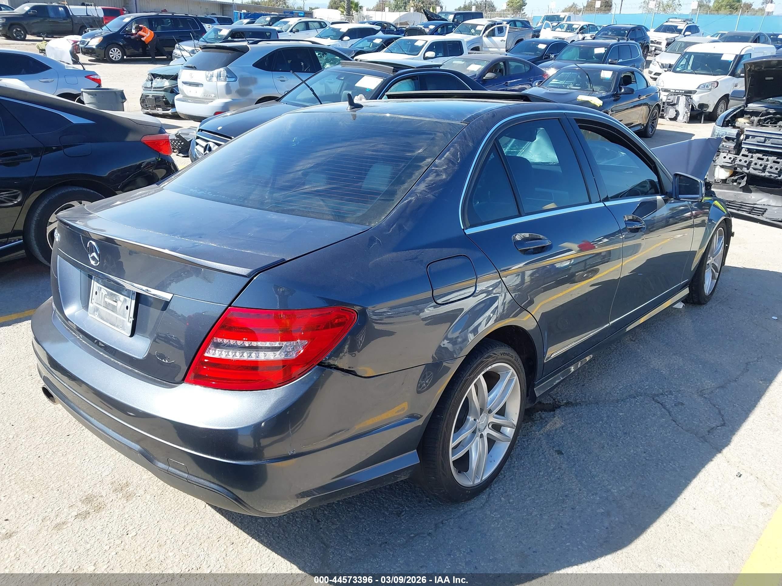 2013 Mercedes-benz C 250 Sport Black vin: WDDGF4HB8DA818916