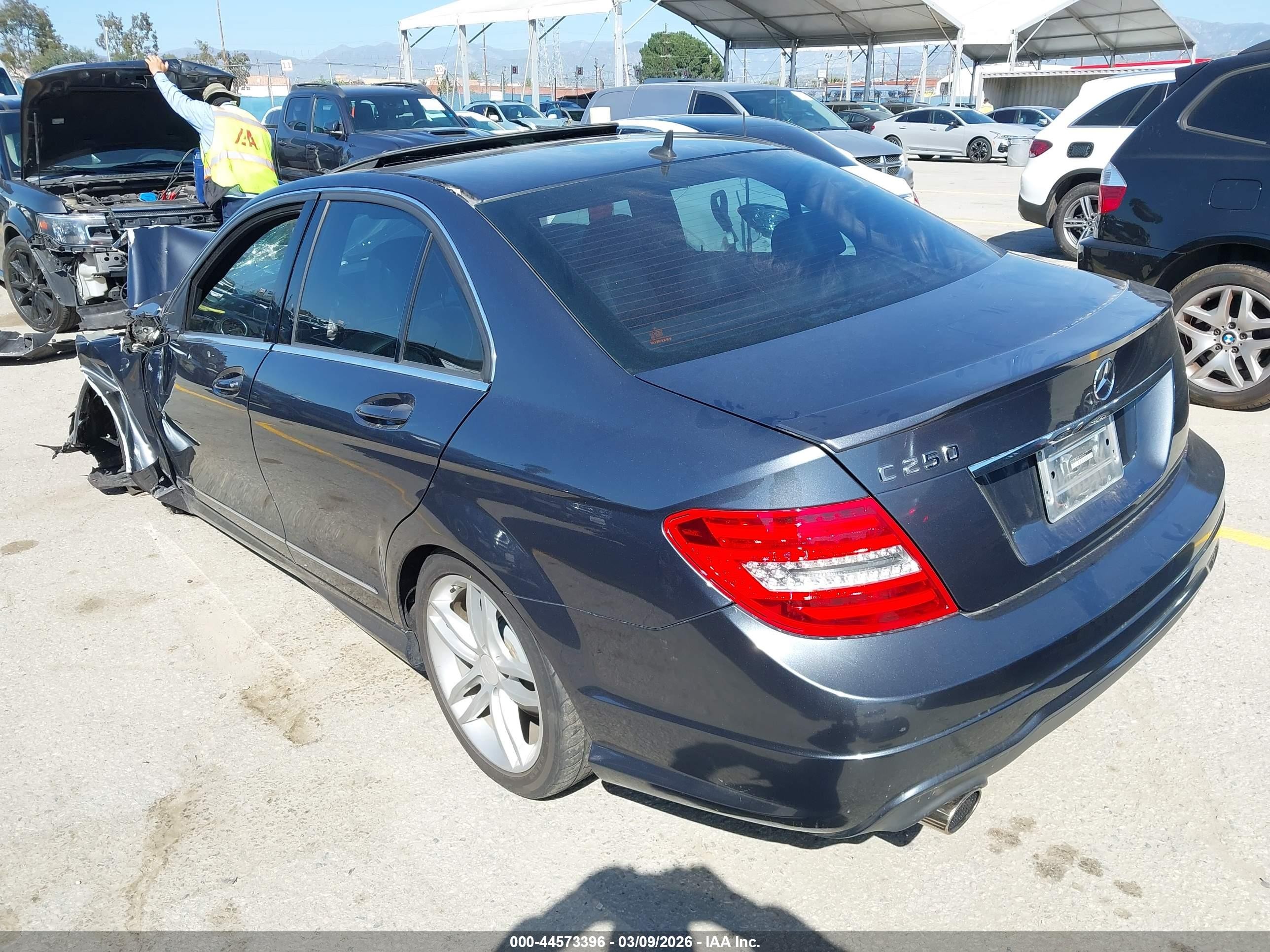 2013 Mercedes-benz C 250 Sport Black vin: WDDGF4HB8DA818916