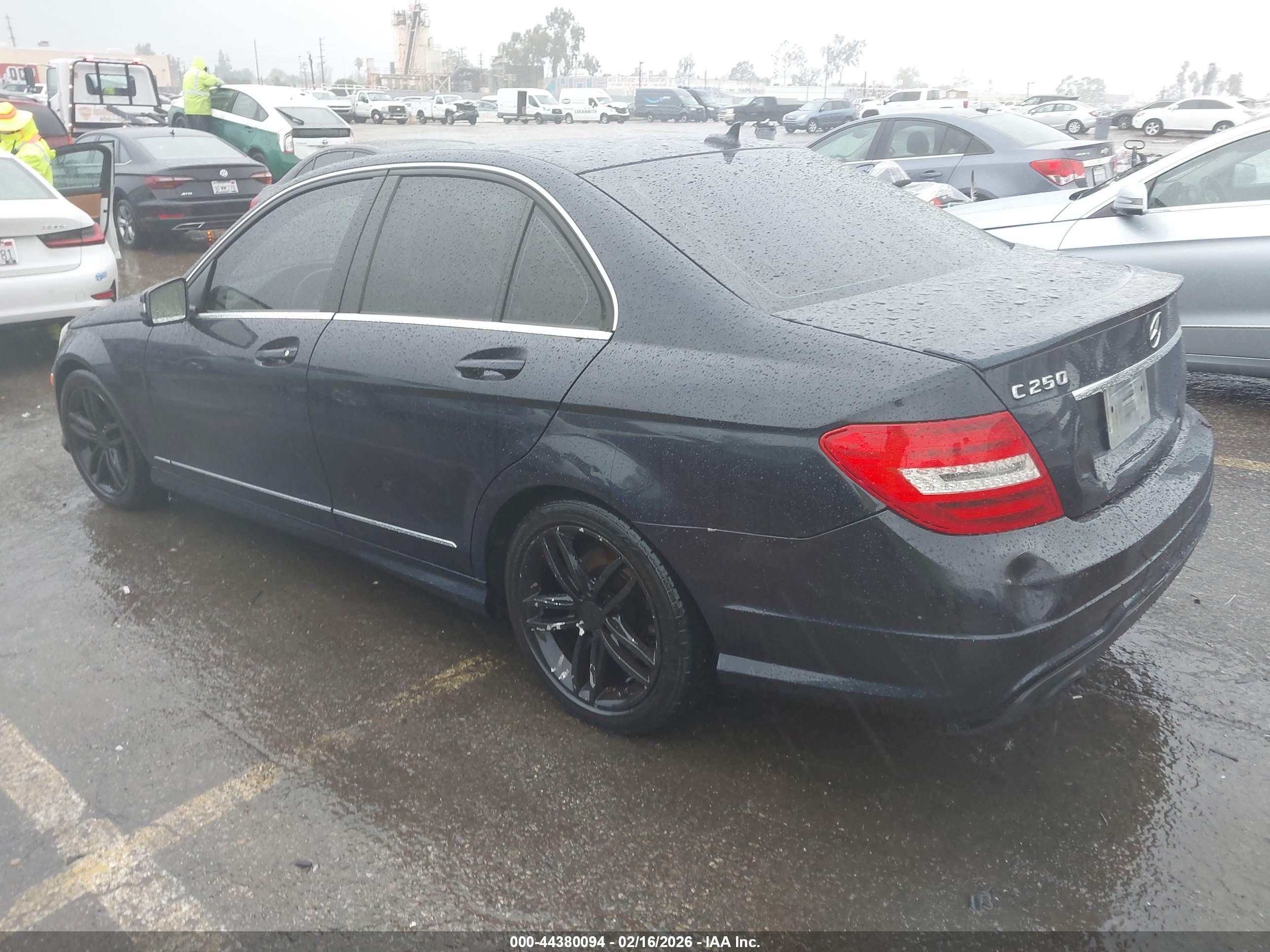 2013 Mercedes-benz C 250 Sport Dark Blue vin: WDDGF4HB8DA840737