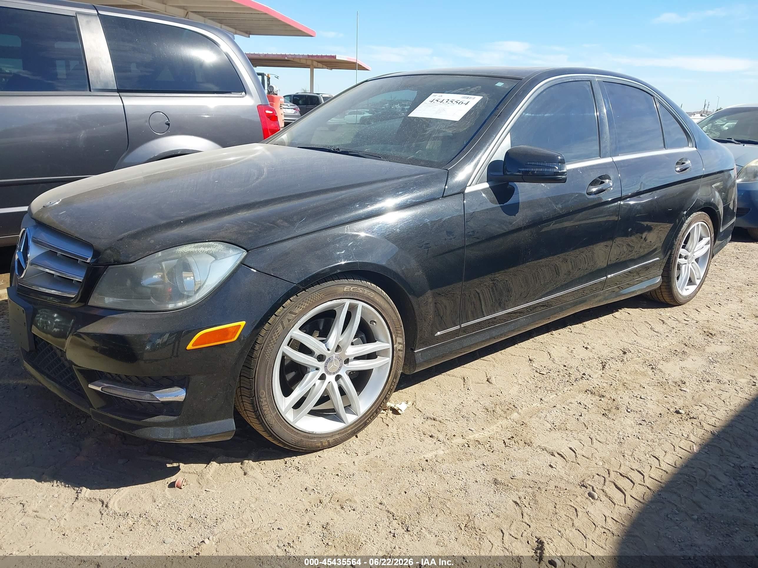 2013 Mercedes-benz C 250 Sport Черный vin: WDDGF4HB8DR265816