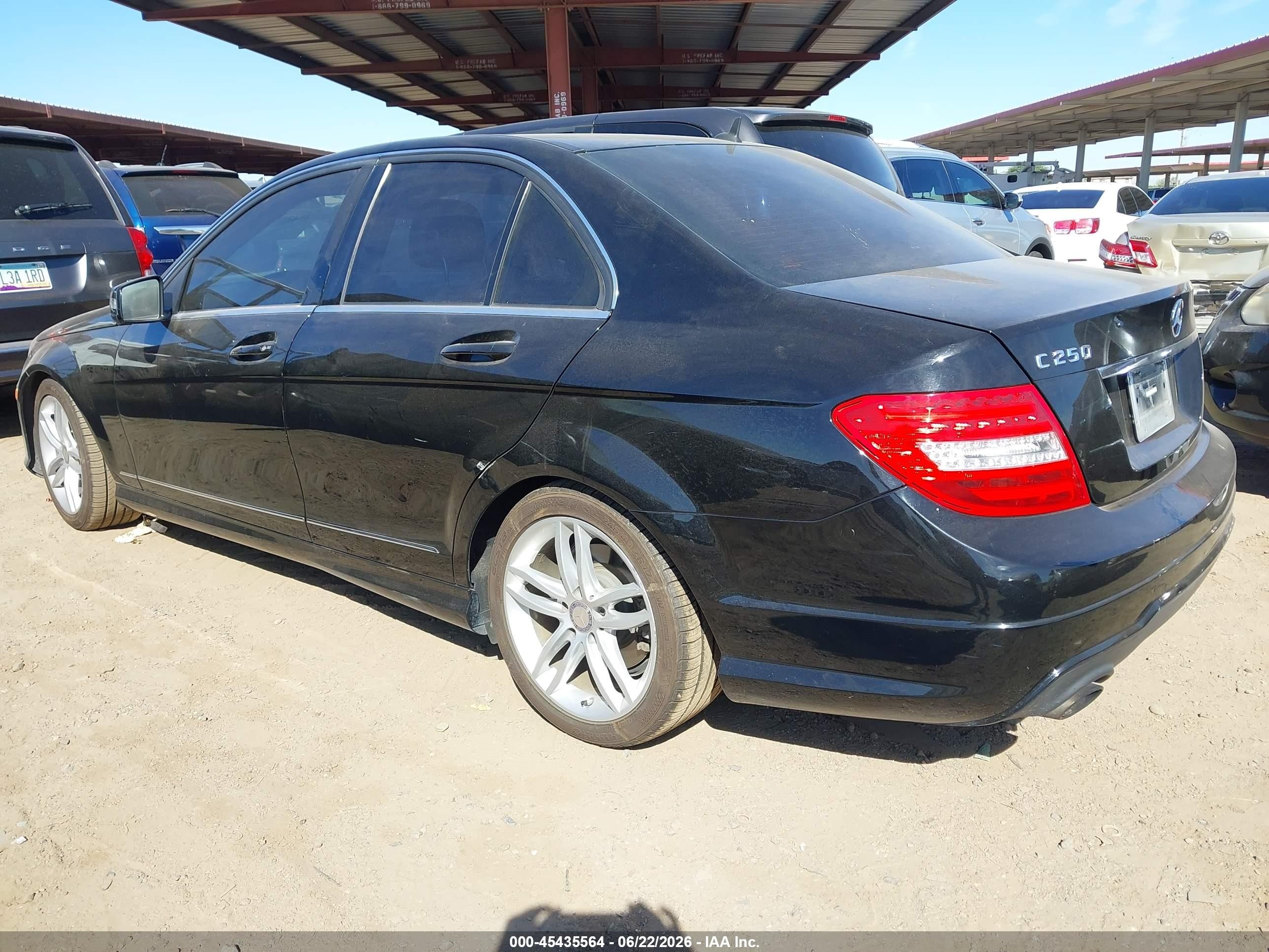 2013 Mercedes-benz C 250 Sport Черный vin: WDDGF4HB8DR265816