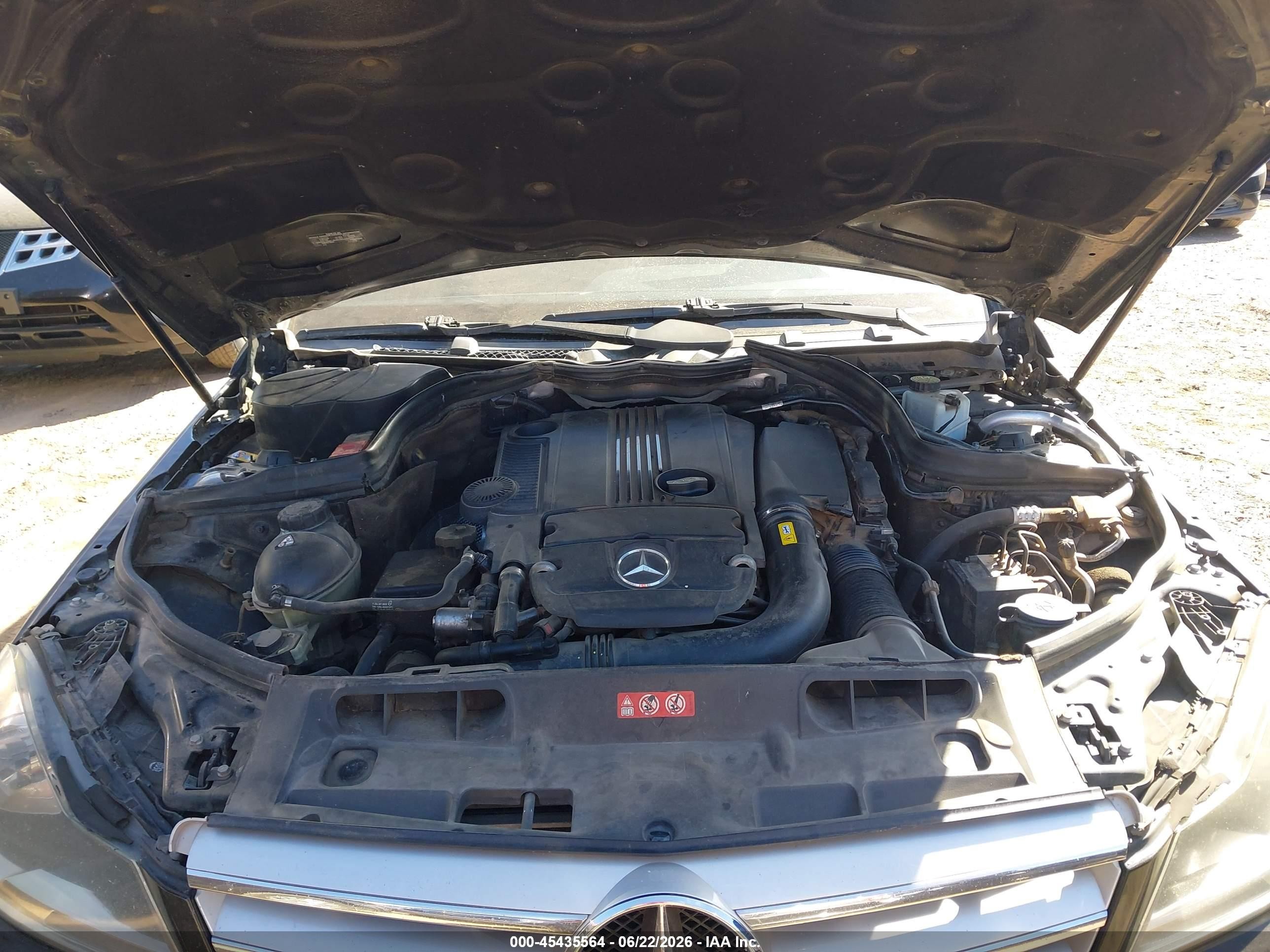 2013 Mercedes-benz C 250 Sport Черный vin: WDDGF4HB8DR265816