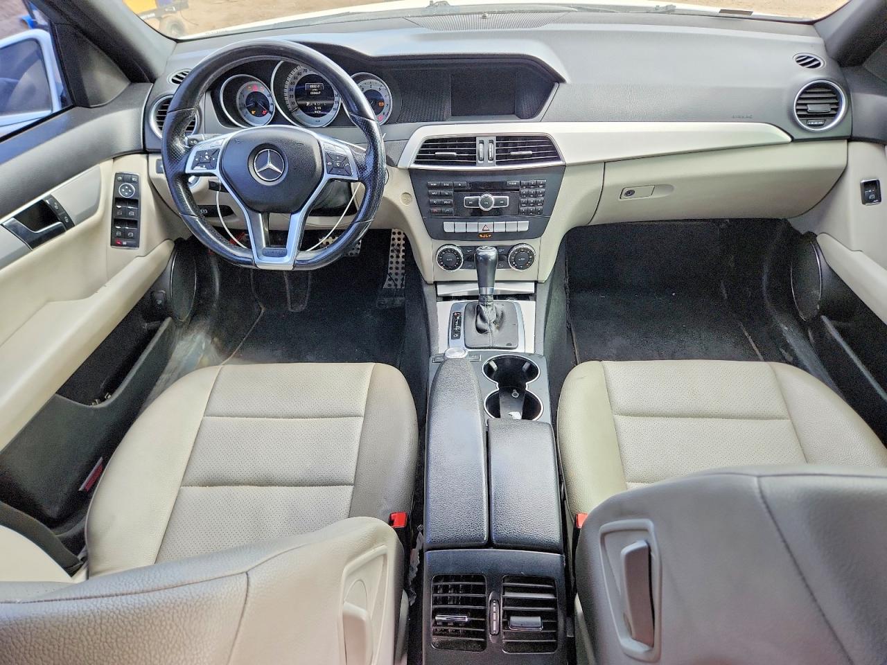 2013 Mercedes-benz C 250 White vin: WDDGF4HB8DR269056