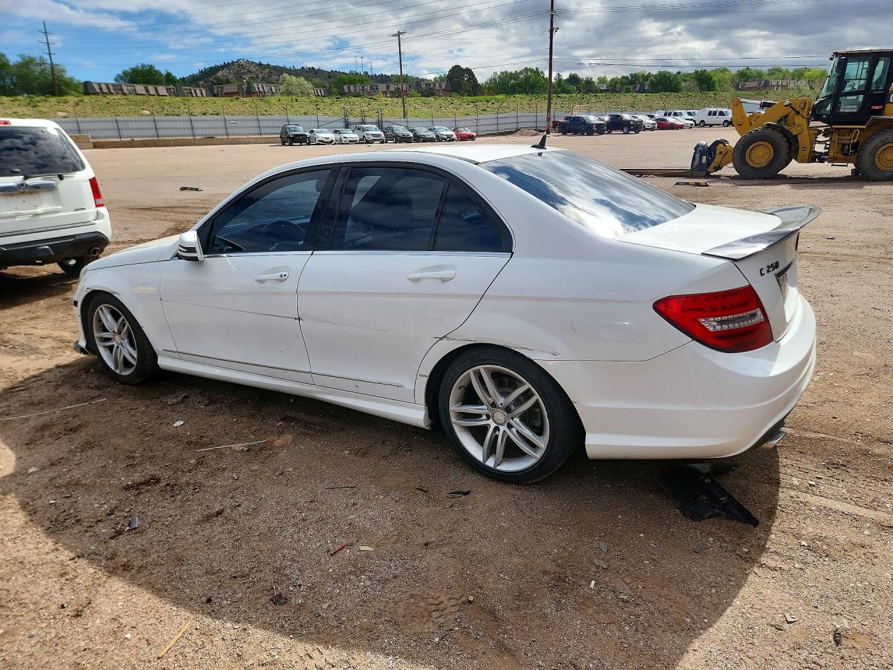 2013 Mercedes-benz C 250 White vin: WDDGF4HB8DR269056